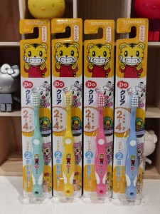 日本 Sunstar巧虎兒童牙刷(幼兒牙刷2-4歲) (顏色隨機)